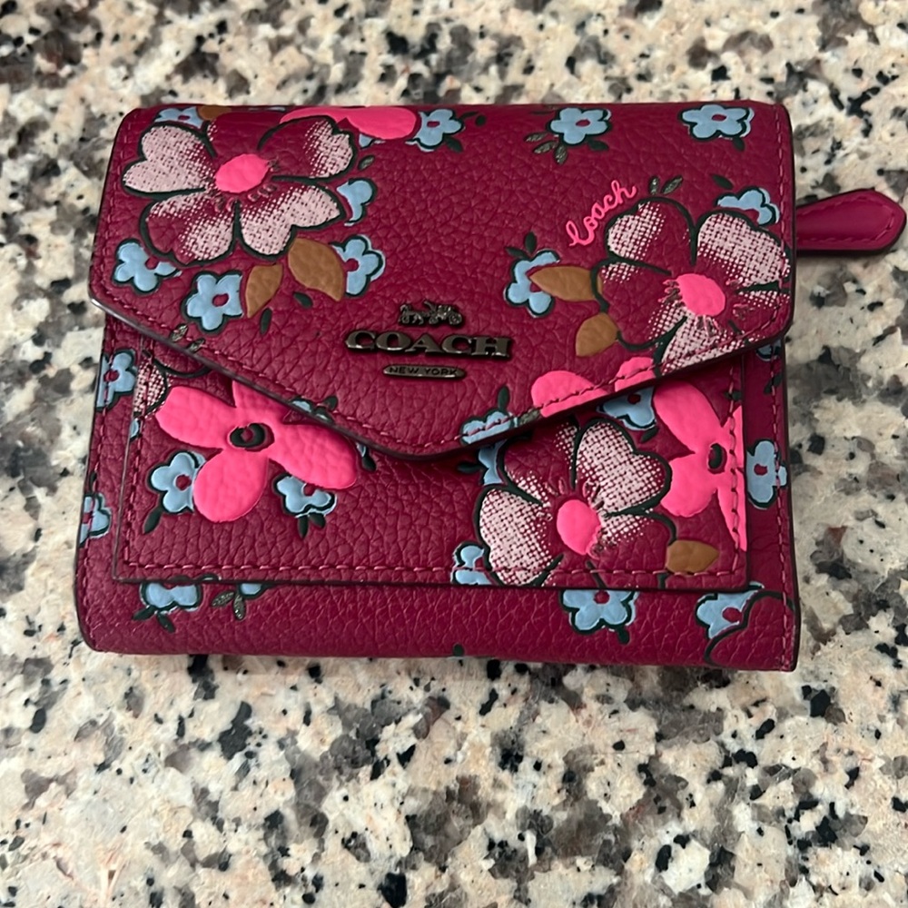 Small Wallet With Field Floral Print